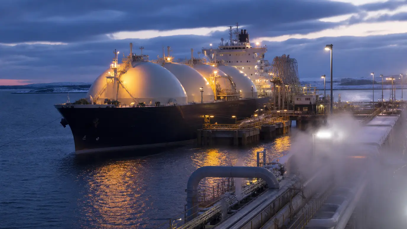 LNG Spot Prices Climb as Asia-Europe Winter Bidding War Reprices Energy Market Risk