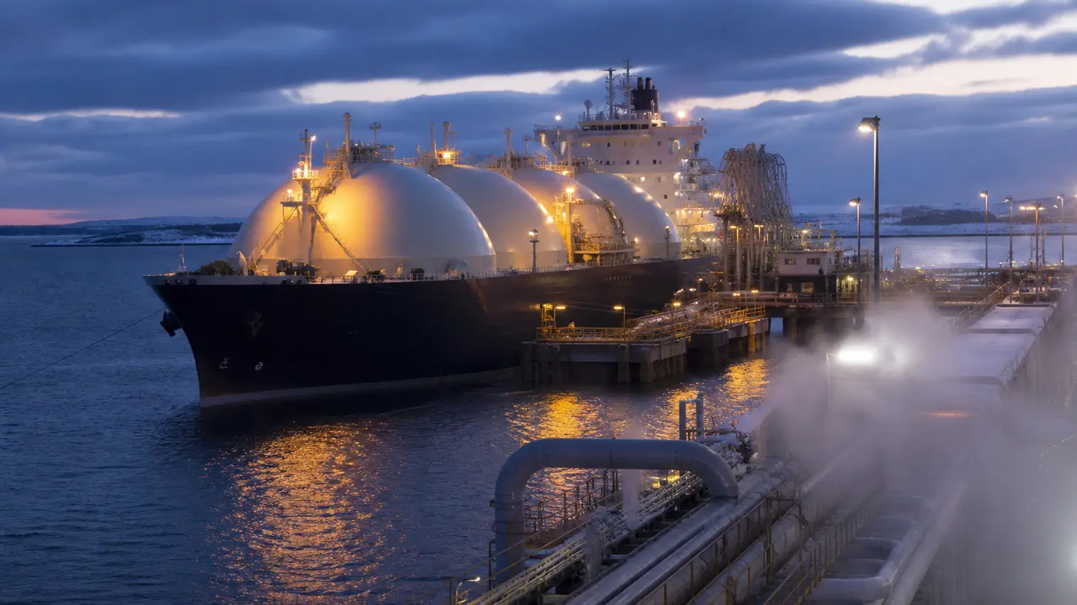 LNG Spot Prices Climb as Asia-Europe Winter Bidding War Reprices Energy Market Risk
