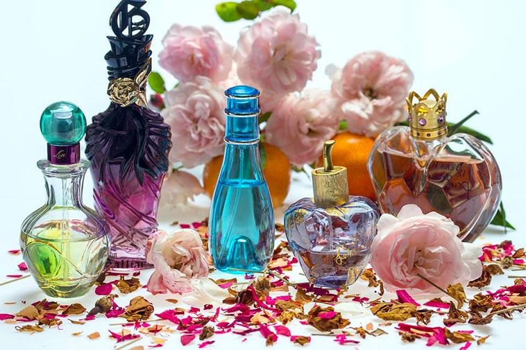 How to Layer Perfumes and Scents